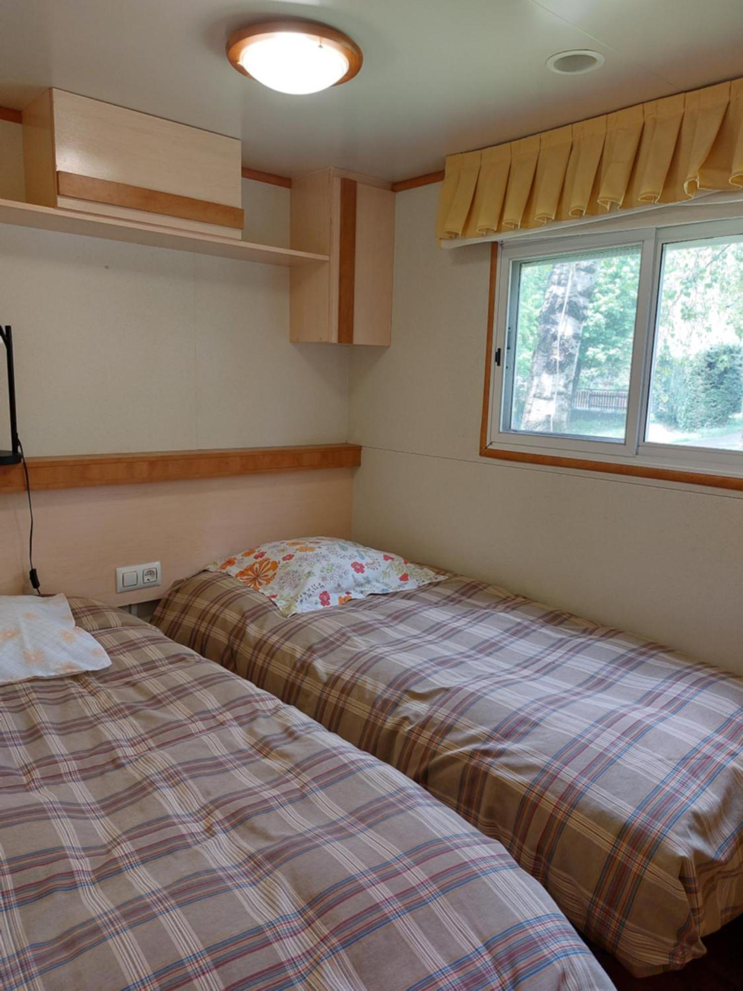 Camping L'Enclave Mobil-Home Estavar Экстерьер фото